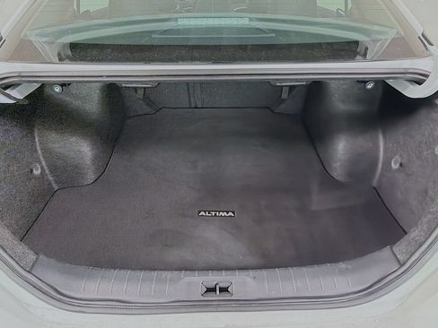 Used 2025 Nissan Altima 2.5 SR FWD image 25
