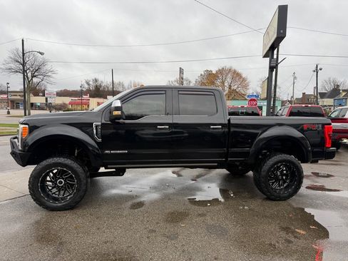 Used 2017 Ford F350 Platinum w/ Platinum Ultimate Package image 3