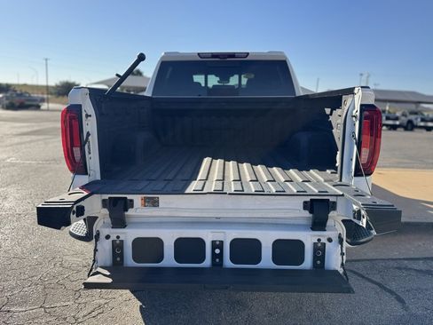 Used 2024 GMC Sierra 1500 AT4 w/ Technology Package image 6