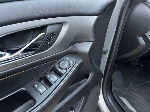 Used 2019 Chevrolet Traverse LT image 24