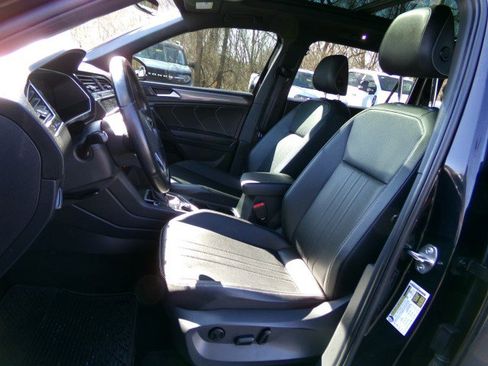 Used 2023 Volkswagen Tiguan SE R-Line image 13