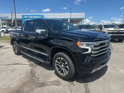 New 2026 Chevrolet Silverado 1500 High Country w/ LPO, Dark Essentials Package AWD/4WD image 1