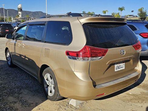 Used 2011 Toyota Sienna LE image 12