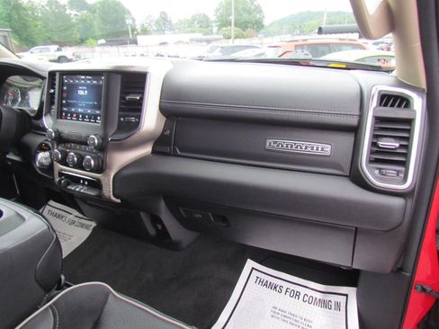 Used 2019 RAM 1500 Laramie image 17