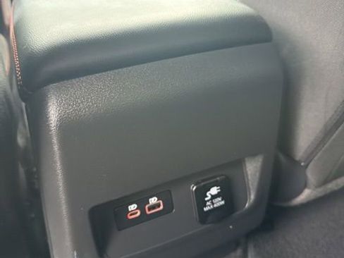 Certified 2025 Nissan Frontier PRO-4X w/ Pro Convenience Package image 11