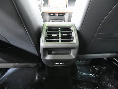 New 2025 Volkswagen Tiguan SE R-Line image 32