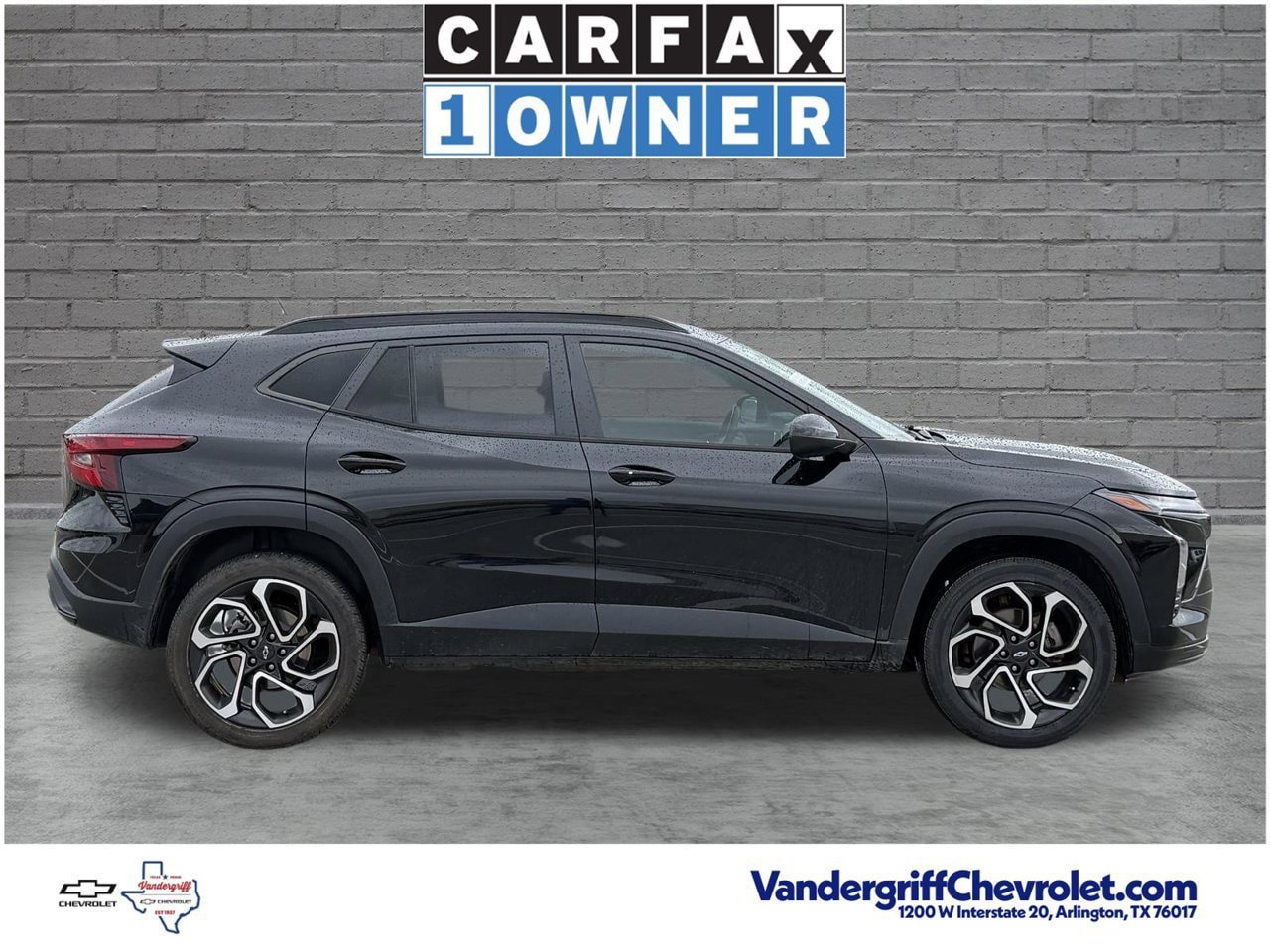 Used 2024 Chevrolet Trax RS FWD image 3