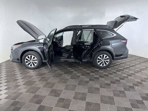 Used 2023 Subaru Outback Premium AWD/4WD image 9