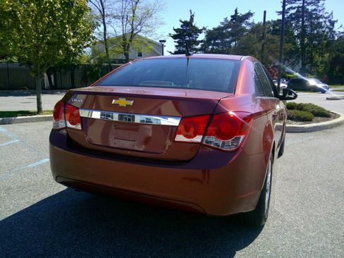 Used 2012 Chevrolet Cruze LS w/ Connectivity Package FWD image 9