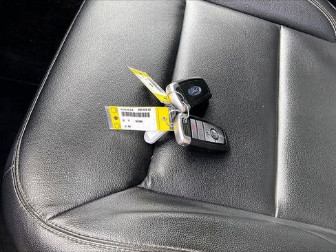 Used 2020 Ford Explorer XLT w/ Equipment Group 202A image 32