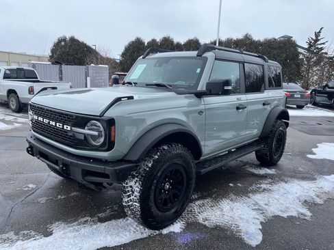 Used 2023 Ford Bronco Wildtrak image 3