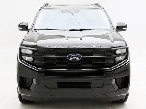 Used 2025 Ford Expedition Max Active AWD/4WD image 4