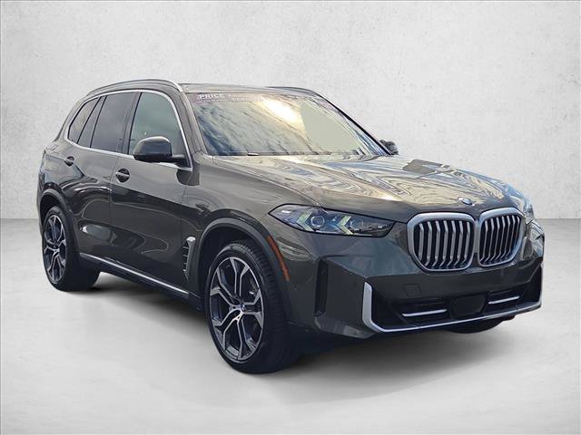 Used 2024 BMW X5 xDrive40i w/ Premium Package AWD/4WD image 3