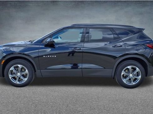 Used 2024 Chevrolet Blazer LT w/ Convenience Package FWD image 5