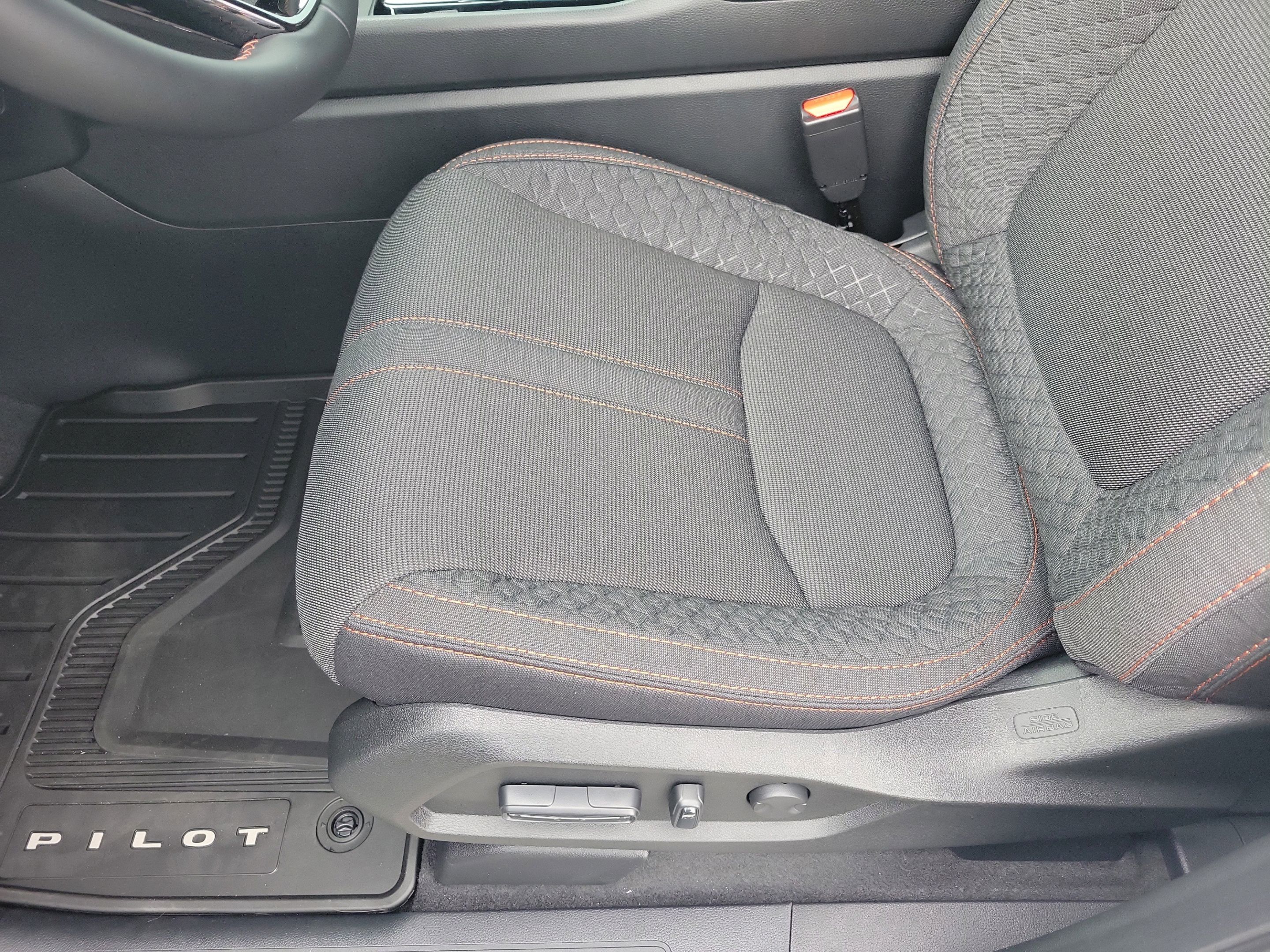 New 2026 Honda Pilot Sport image 25