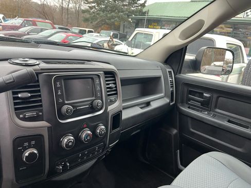 Used 2017 RAM 2500 Tradesman w/ Chrome Appearance Group AWD/4WD image 8
