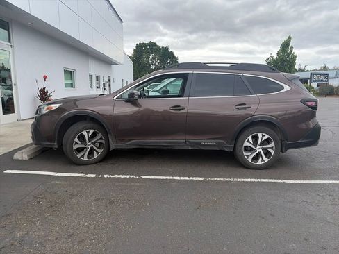 Certified 2022 Subaru Outback Limited w/ Popular Package #2 AWD/4WD image 4