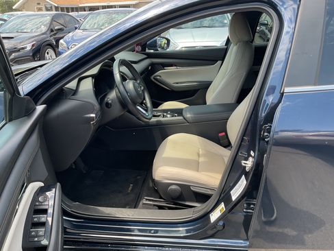 Used 2019 MAZDA MAZDA3 Hatchback FWD image 9