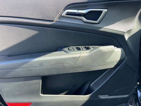 New 2025 Kia Sportage LX FWD image 21