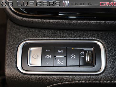 Certified 2025 Buick Enclave Avenir image 28