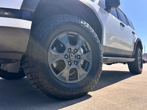 Used 2025 Lexus GX 550 AWD/4WD image 8
