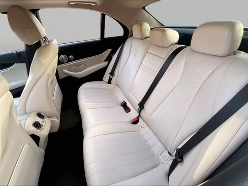 Used 2017 Mercedes-Benz E 300 image 21