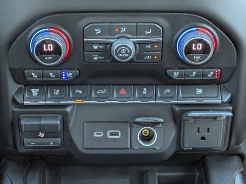 Certified 2022 Chevrolet Silverado 2500 High Country w/ Safety Package II image 20