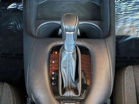 Used 2023 Honda HR-V LX image 11