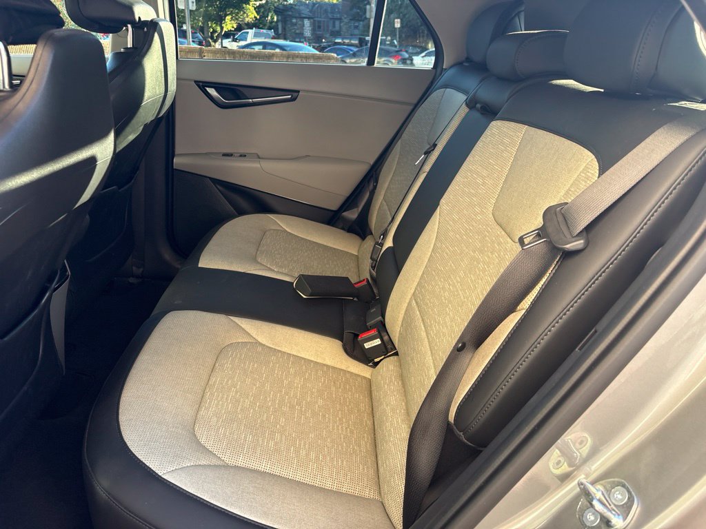 Used 2023 Kia Niro Wave w/ Wave Preserve Package FWD image 9