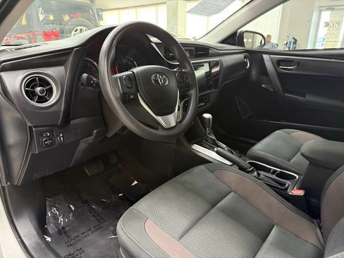 Used 2019 Toyota Corolla LE FWD image 19