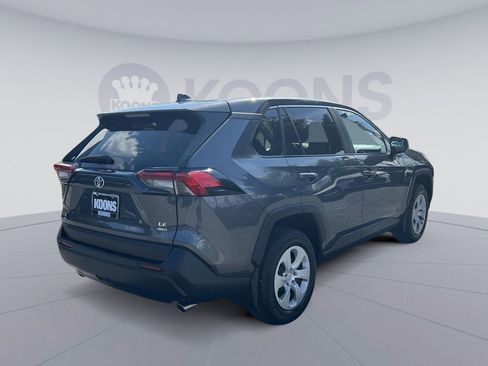 Used 2023 Toyota RAV4 LE AWD/4WD image 7