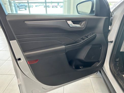 New 2025 Ford Escape Plug-in Hybrid image 36