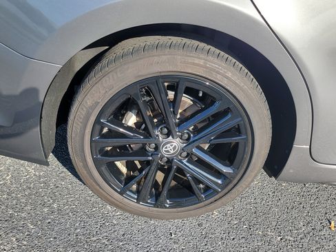 Used 2025 Toyota Camry SE image 9