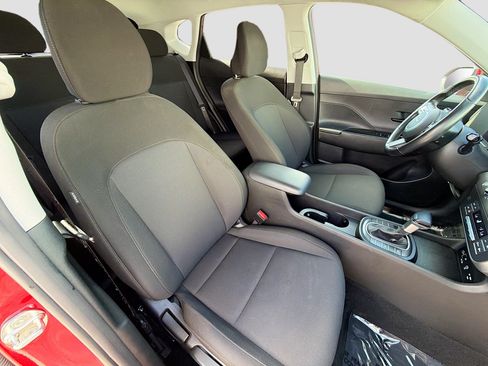 Used 2025 Hyundai Kona SEL FWD image 13