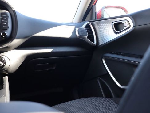 Used 2025 Kia Soul LX w/ Option Group 015 image 35