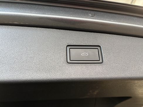 Used 2024 Volkswagen Tiguan Wolfsburg Edition FWD image 31