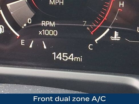 Used 2024 GMC Acadia AT4 AWD/4WD image 6
