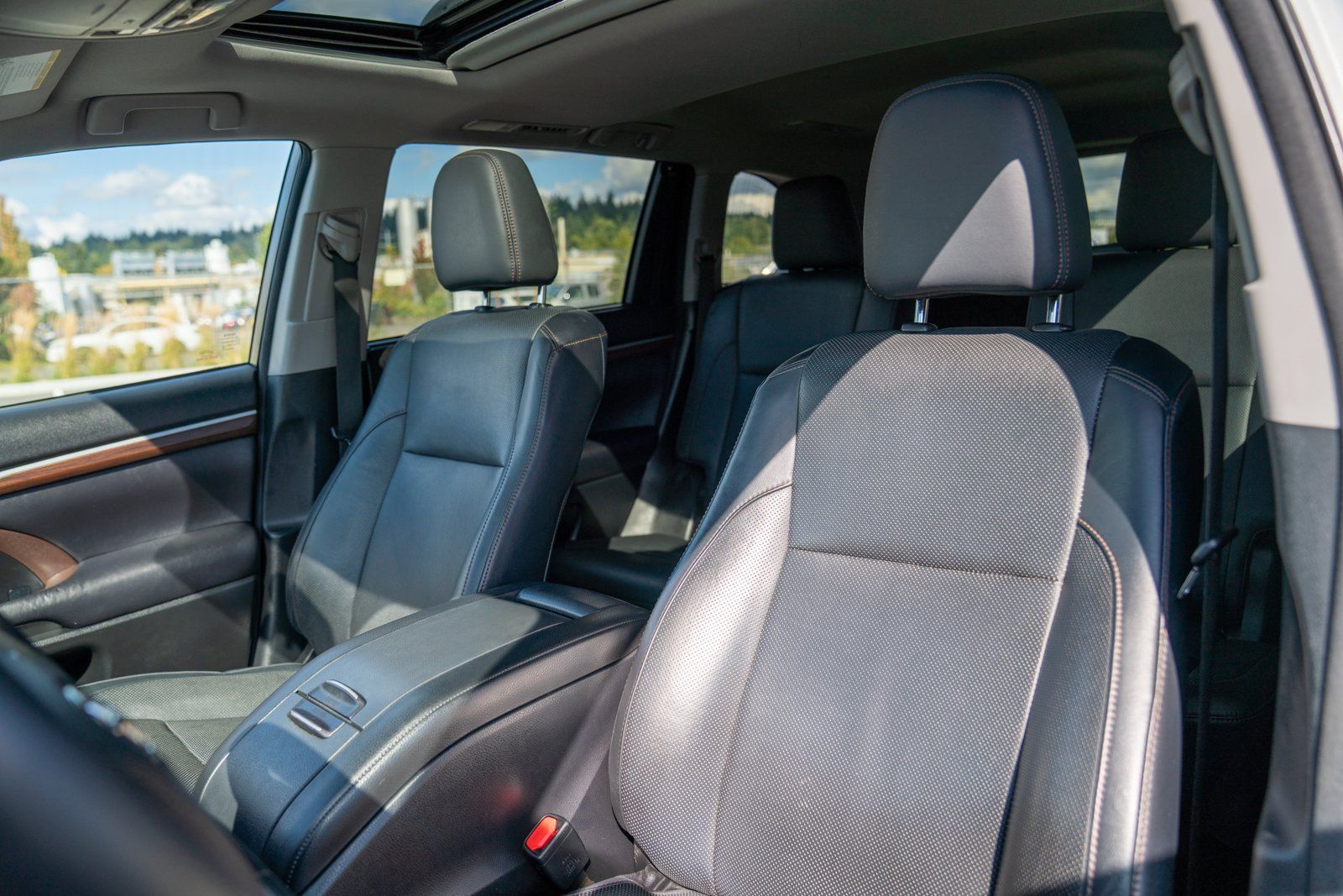 Used 2016 Toyota Highlander Limited AWD/4WD image 5