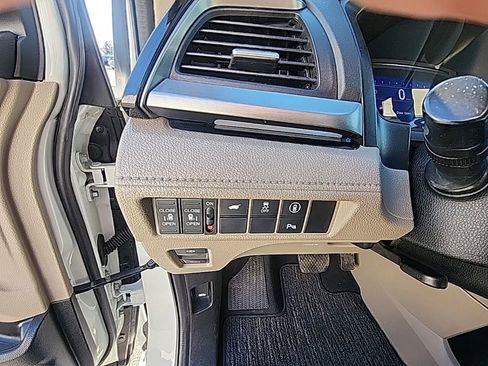 Used 2023 Honda Odyssey Touring image 16