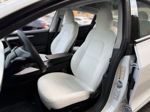 Used 2023 Tesla Model 3 Performance image 26