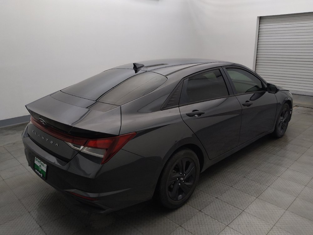 Used 2021 Hyundai Elantra SEL w/ Convenience Package FWD image 9