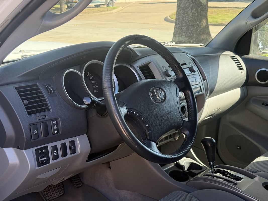 Used 2010 Toyota Tacoma 4x4 Double Cab image 7