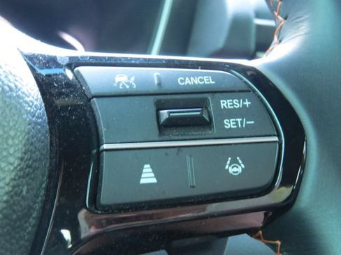 Used 2025 Honda Pilot Sport image 14