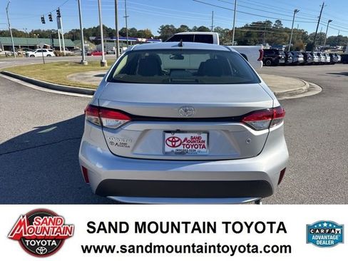 Used 2022 Toyota Corolla L image 4