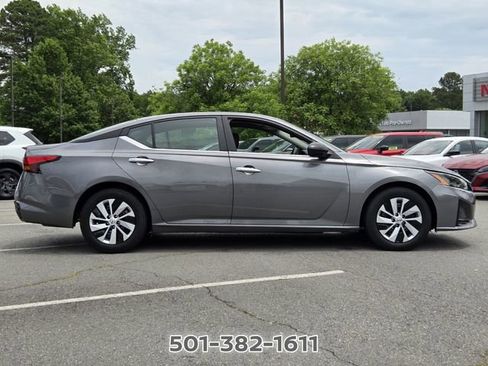 Used 2024 Nissan Altima 2.5 S FWD image 4
