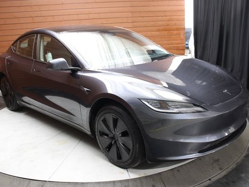 Used 2025 Tesla Model 3 Long Range image 16