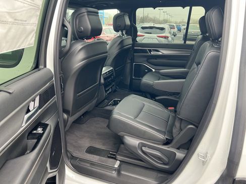 New 2026 Jeep Grand Wagoneer Limited AWD/4WD image 30