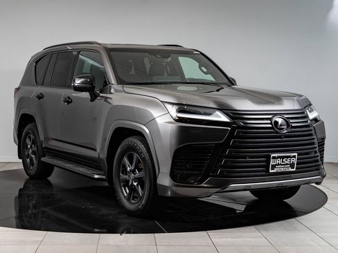 Used 2024 Lexus LX 600 4WD w/ Appearance Package image 12