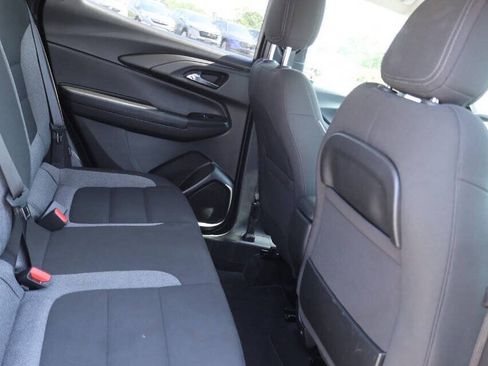 Used 2023 Chevrolet TrailBlazer LT FWD image 16