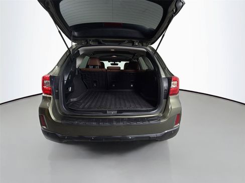 Used 2017 Subaru Outback 3.6R Touring w/ Popular Package #5A AWD/4WD image 25